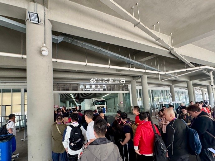 盛況空前！記者曬照：距離中澳之戰(zhàn)還有三小時，現(xiàn)場記者已超百名