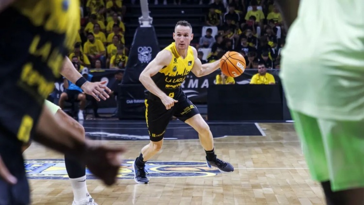 NBA初代老六，42歲進(jìn)入生涯巔峰？！