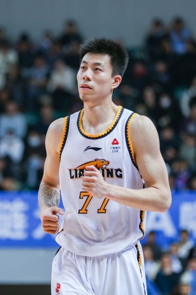 媒體人：張鎮(zhèn)麟、韓德君將因傷缺席今晚對陣北控的比賽