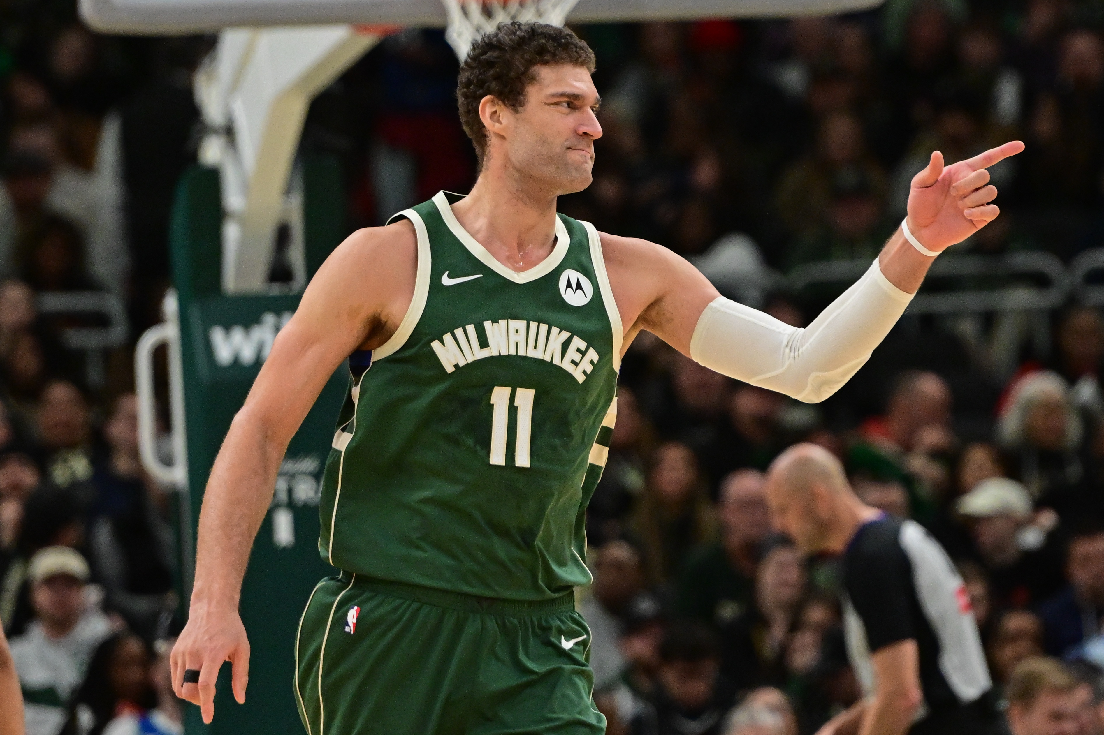 3B中鋒！大洛佩茲蓋帽數(shù)2038次超越加內(nèi)特 升至NBA歷史第18位